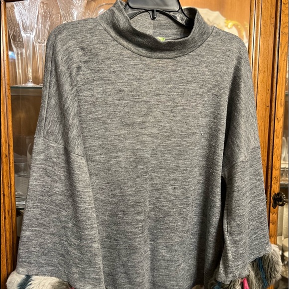 Lily London Gray Sweater with Mock Turtleneck and Bell Sleeves XL - Picture 1 of 5
